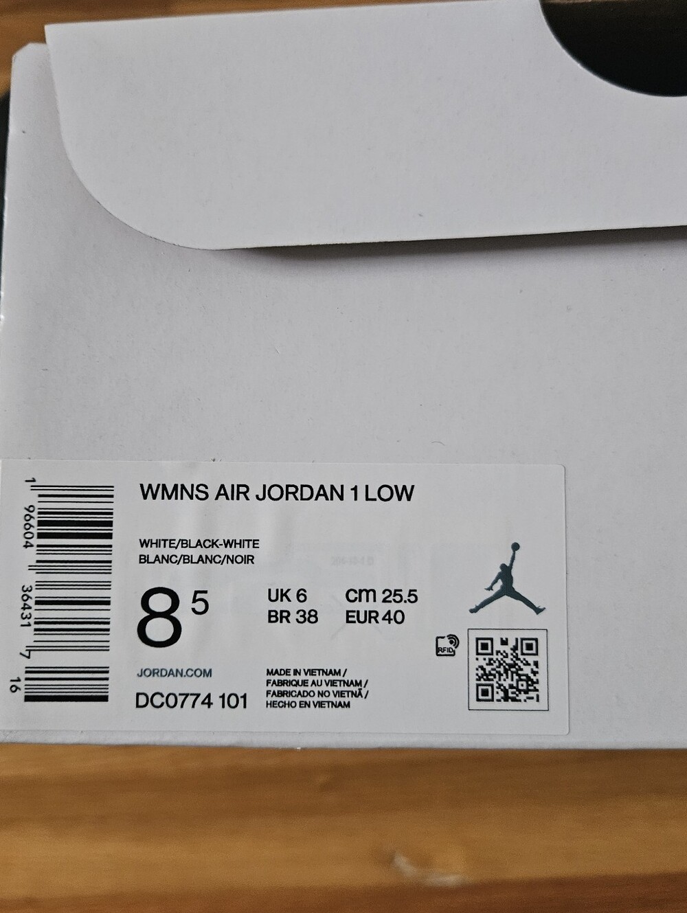 Nike Air Jordan 1 Low 'Panda' Sneakers Size 8.5 Women - Picture 6 of 9